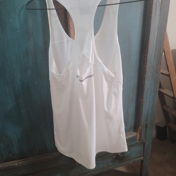 Adidas cross tank NWT - Picture 4 of 5